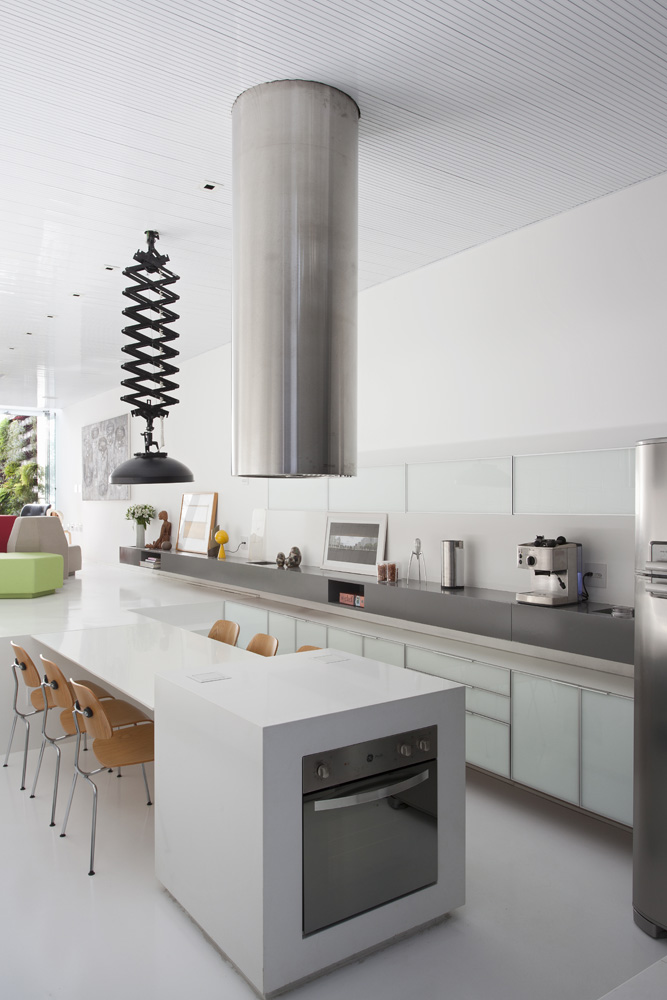 Casa 4×30 / CR2 architecture + FGMF Architects
