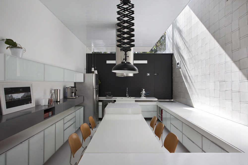 Casa 4×30 / CR2 architecture + FGMF Architects