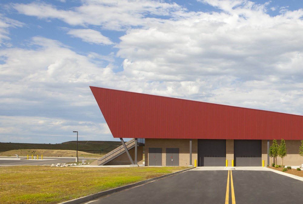Boulder Regional Fire Training Facility / Roth Sheppard Architects