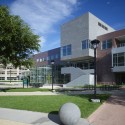 Cleveland State University Student Center / Gwathmey Siegel & Associates Architects with Braun & Steidl Architects (1) Cleveland State University Student Center / Gwathmey Siegel & Associates Architects with Braun & Steidl Architects (1) © Brad Feinknopf