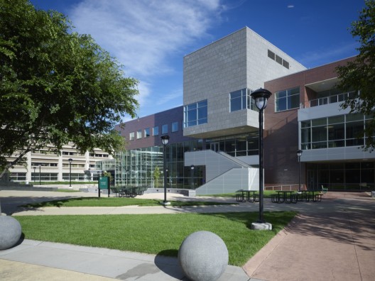 Cleveland State University Student Center / Gwathmey Siegel & Associates Architects with Braun & Steidl Architects (1)