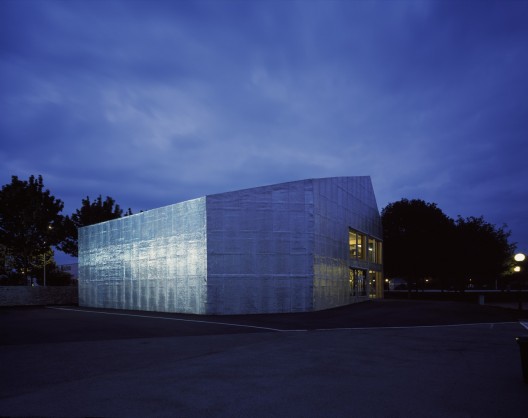 Le Point du Jour Art center / Eric Lapierre Architecture (6)