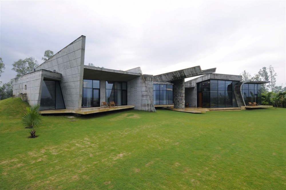 Rishikesh House / Rajiv Saini