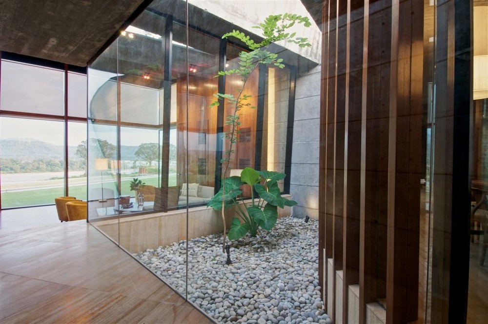 Rishikesh House / Rajiv Saini