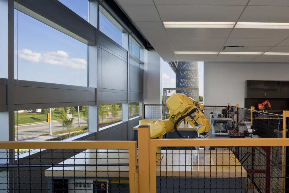 College of DuPage Technology Education Center / DeStefano Partners