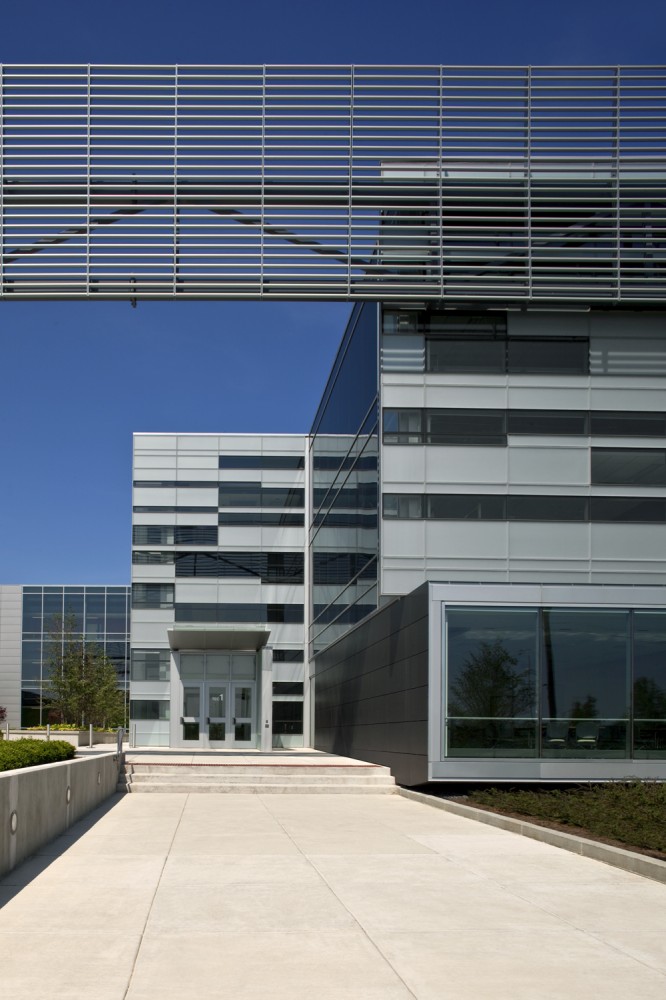 College of DuPage Technology Education Center / DeStefano Partners