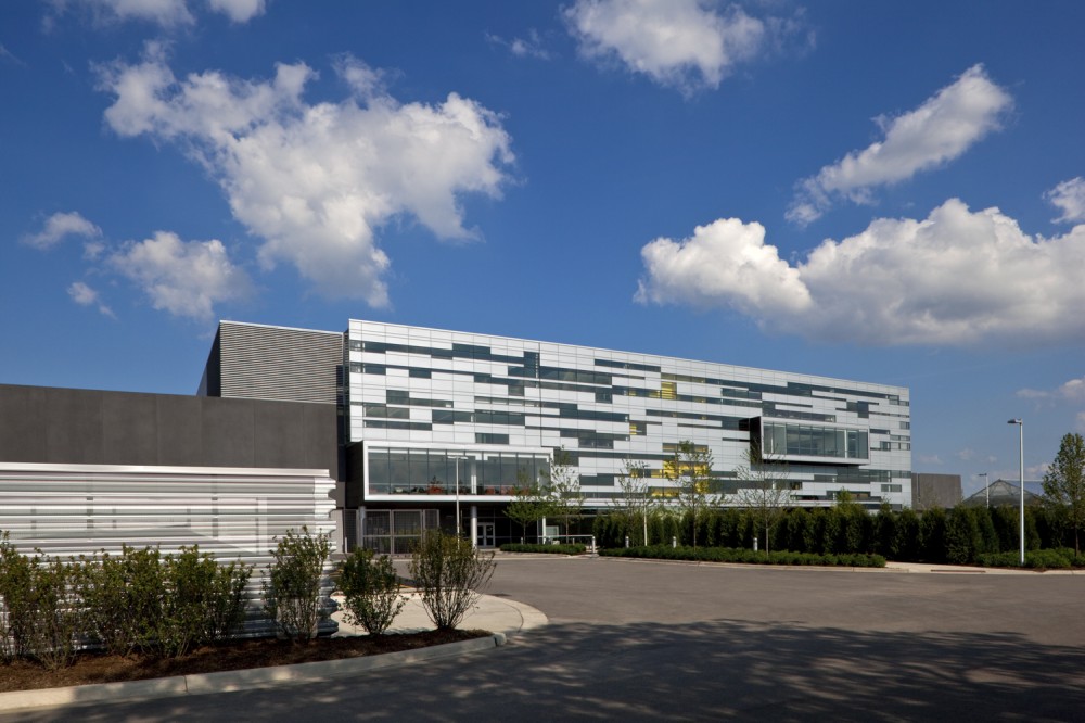 College of DuPage Technology Education Center / DeStefano Partners