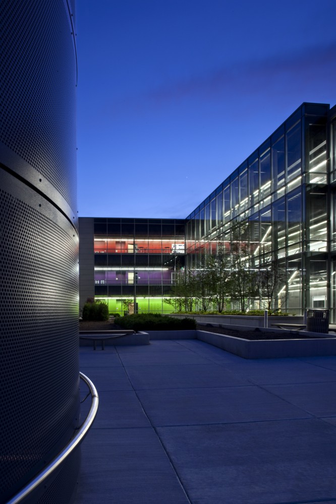 College of DuPage Technology Education Center / DeStefano Partners
