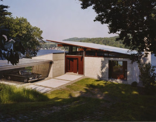 Lake House / Joseph N. Biondo