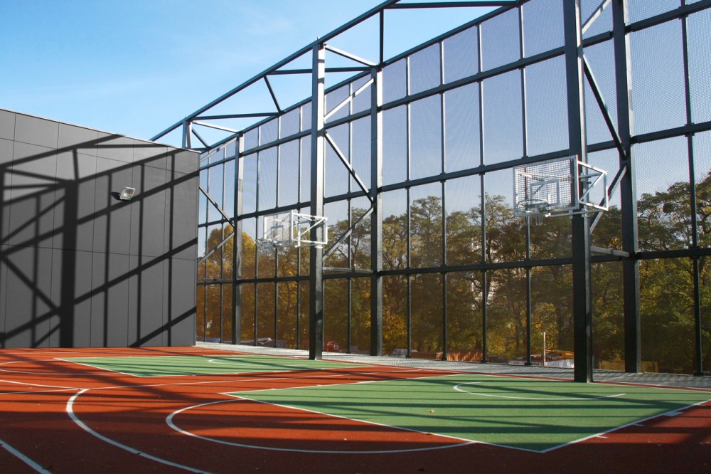 High School Sport and Leisure Building / Major Architekci
