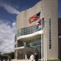 Cleveland State University Student Center / Gwathmey Siegel & Associates Architects with Braun & Steidl Architects (3) Cleveland State University Student Center / Gwathmey Siegel & Associates Architects with Braun & Steidl Architects (3) © Brad Feinknopf