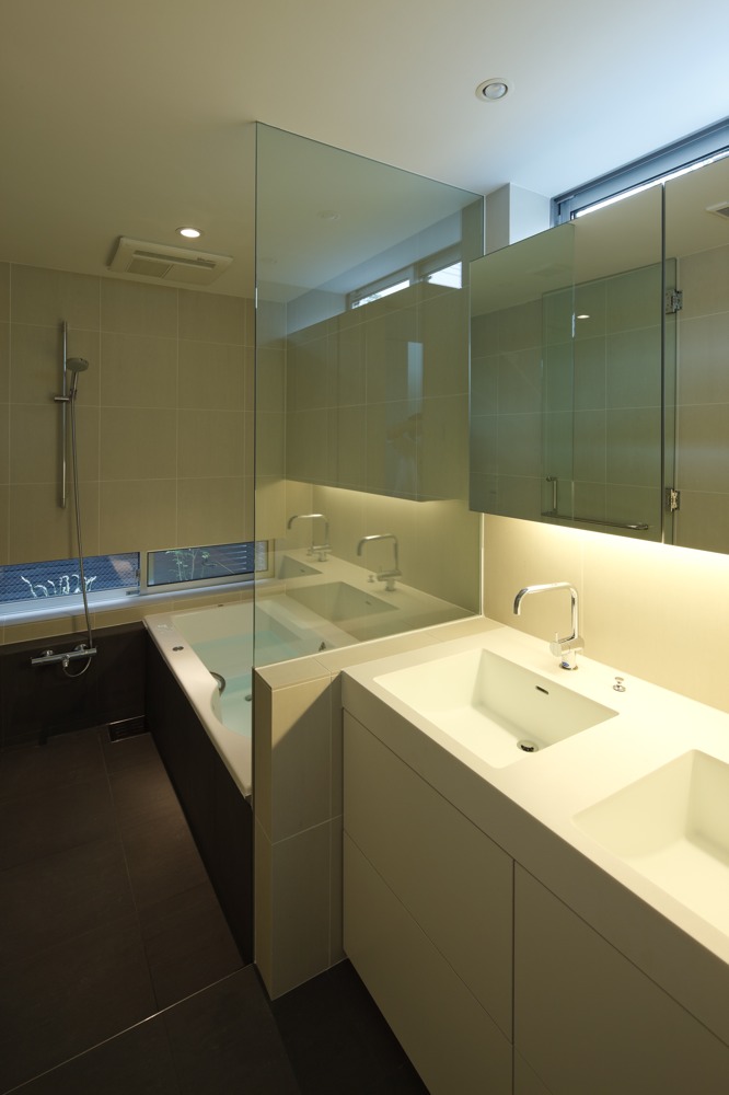 RAY House / Apollo Architects & Associates