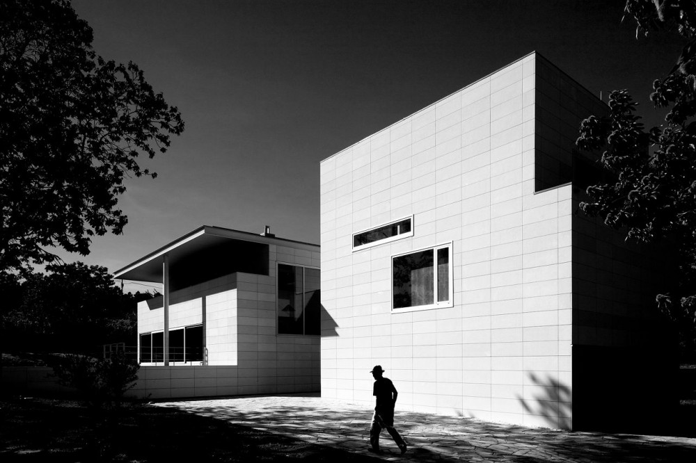 O House / Belém Lima Architects