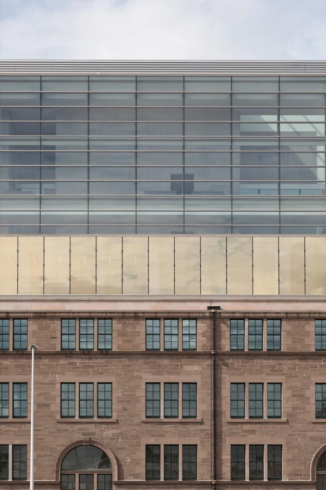 Dundee House / Reiach and Hall Architects