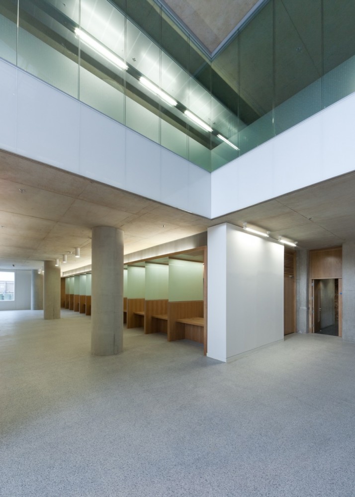 Dundee House / Reiach and Hall Architects