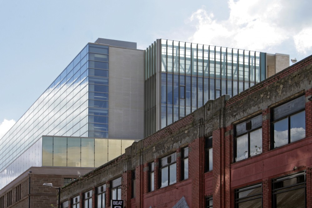 Dundee House / Reiach and Hall Architects