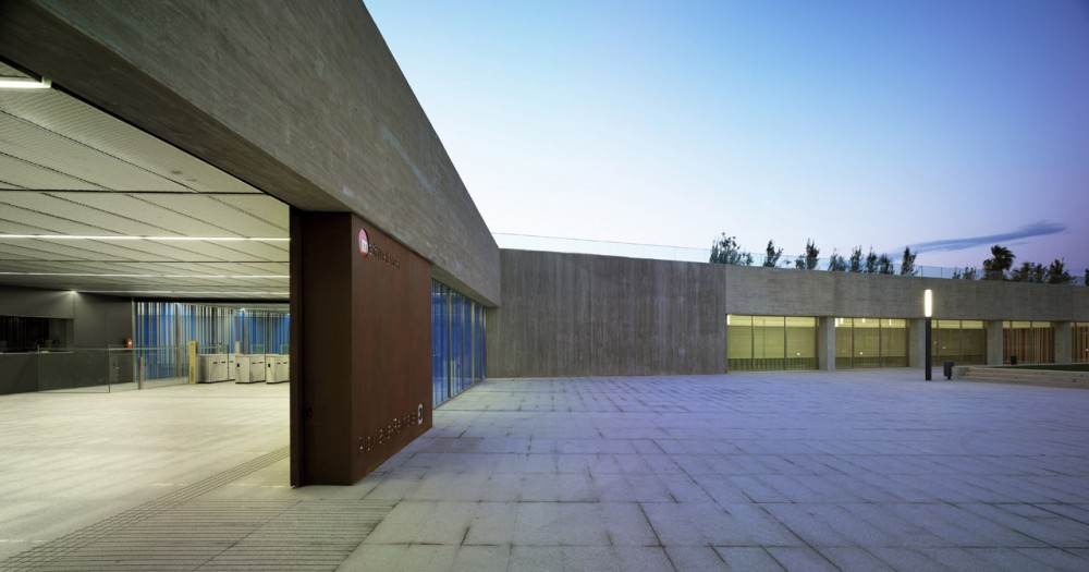 Palmaret-Alboraya Train Station / Rstudio
