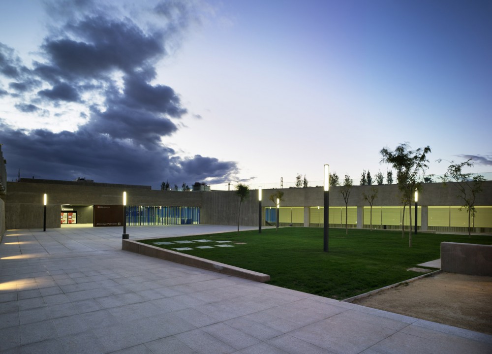 Palmaret-Alboraya Train Station / Rstudio