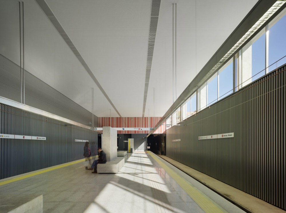 Palmaret-Alboraya Train Station / Rstudio