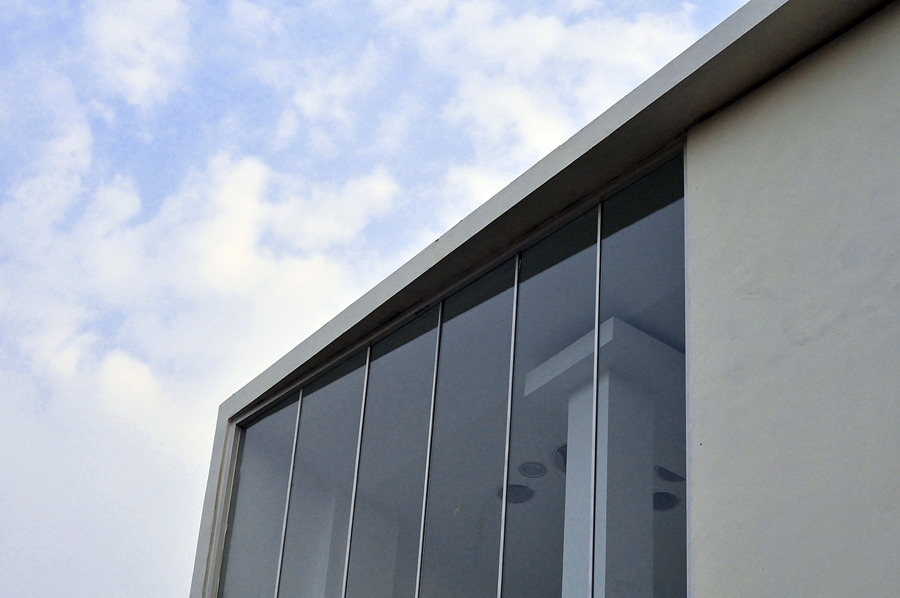P[RAY]HOUSE / Julian Palapa + Bayu Rismabuana