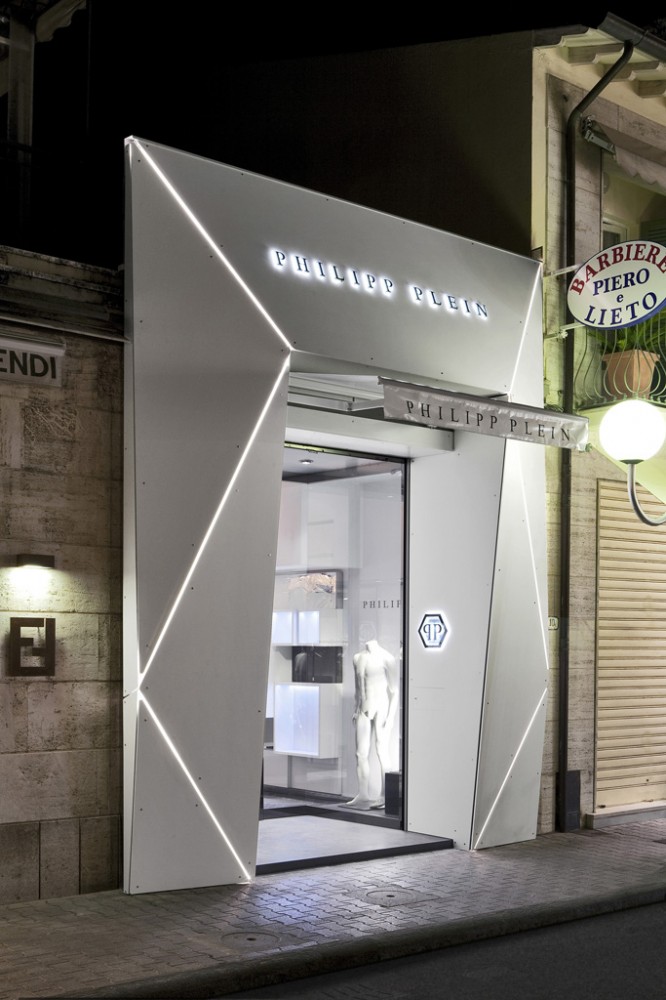 Philipp Plein Store / AquiliAlberg