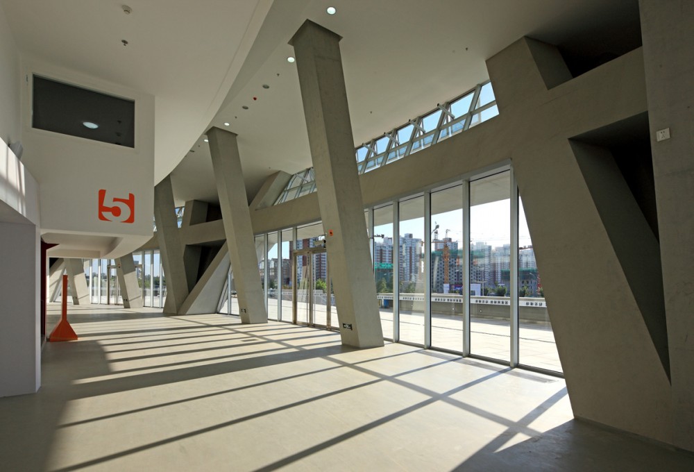 Diamond Arena / Atelier 11