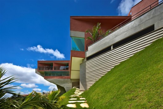 Vila Castela Residence / Anastasia Arquitetos (2)