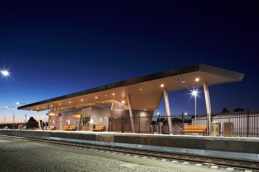 Wendouree Railway Station / Hassell with Parsons Brinckerhoff
