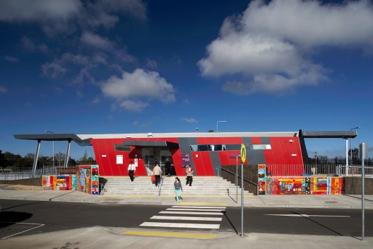 Wendouree Railway Station / Hassell with Parsons Brinckerhoff