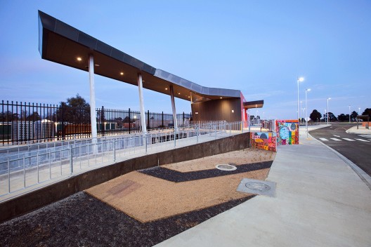 Wendouree Railway Station / Hassell with Parsons Brinckerhoff