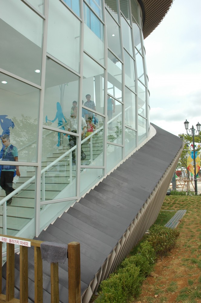 Jugong Pavilion / poly.m.ur