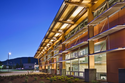 Okanagan College Centre of Excellence in Sustainable Building Technologies and Renewable Energy Conservation / CEI (11)