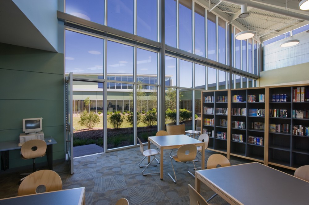 Colin Powell Middle School / Legat Architects, Inc.