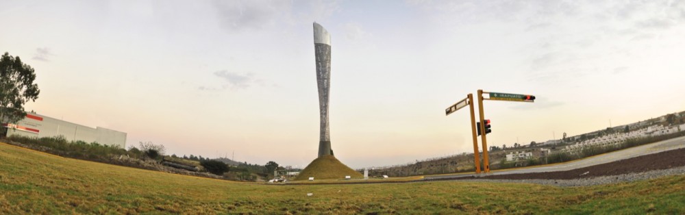 Bicentennial Torch / José Pareja + Jesús Hernández