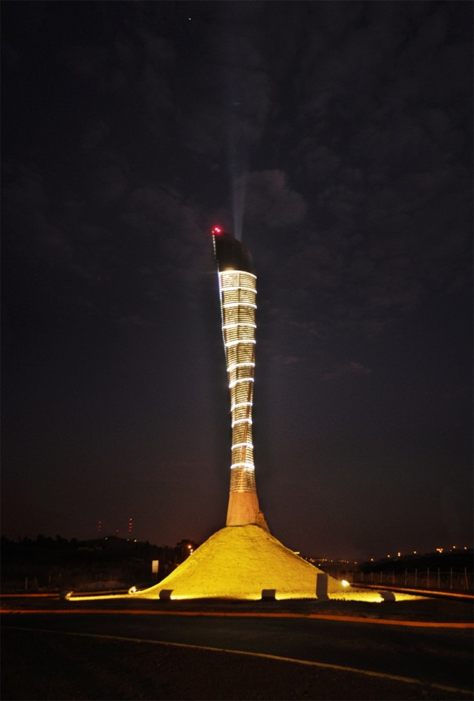 Bicentennial Torch / José Pareja + Jesús Hernández