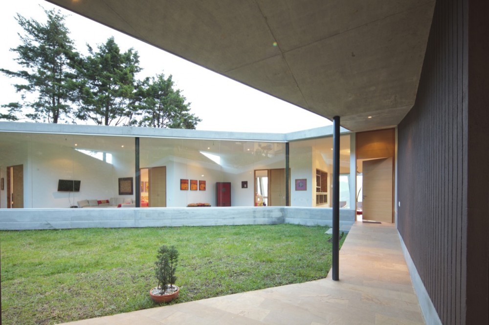 Casa M / Plan B Arquitectos