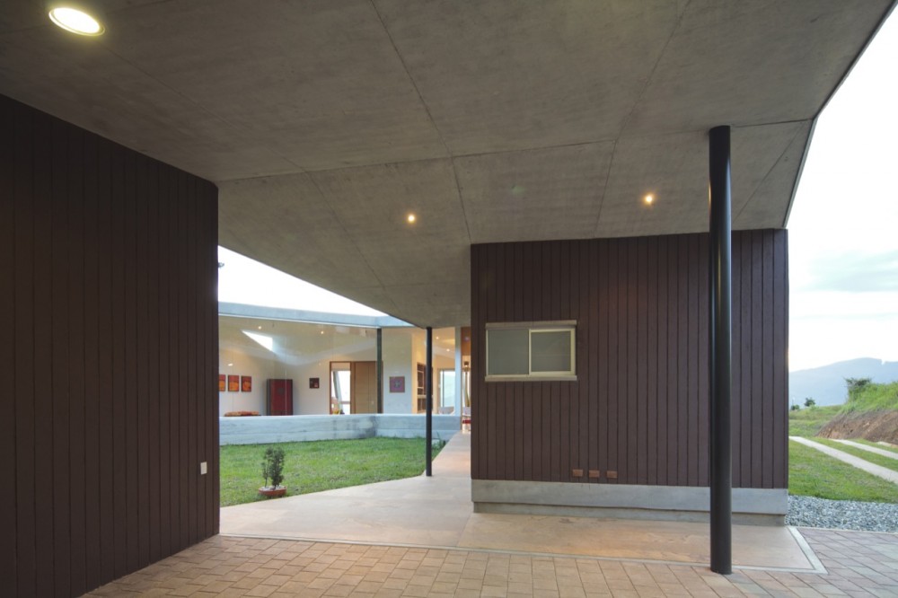 Casa M / Plan B Arquitectos