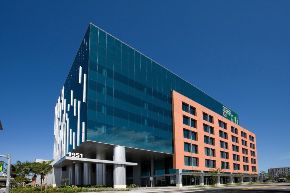 University of Miami Life Science & Technology Park / ZGF Architects