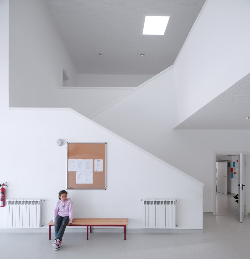 Mouriz School / Atelier Nuno Lacerda Lopes
