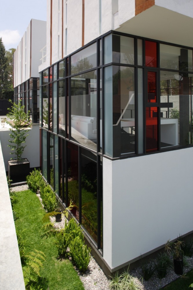 La Casa del Lobo / Darkitectura