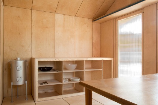 Liina Transitional Shelter / Aalto University Wood Program (4)