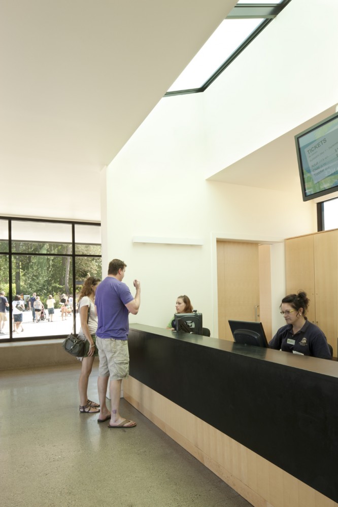 Woodland Park Zoo New West Entry / Weinstein A|U