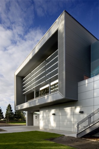 East Oakland Sports Center / ELS Architecture and Urban Design (18)