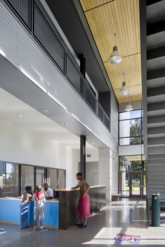 East Oakland Sports Center / ELS Architecture and Urban Design