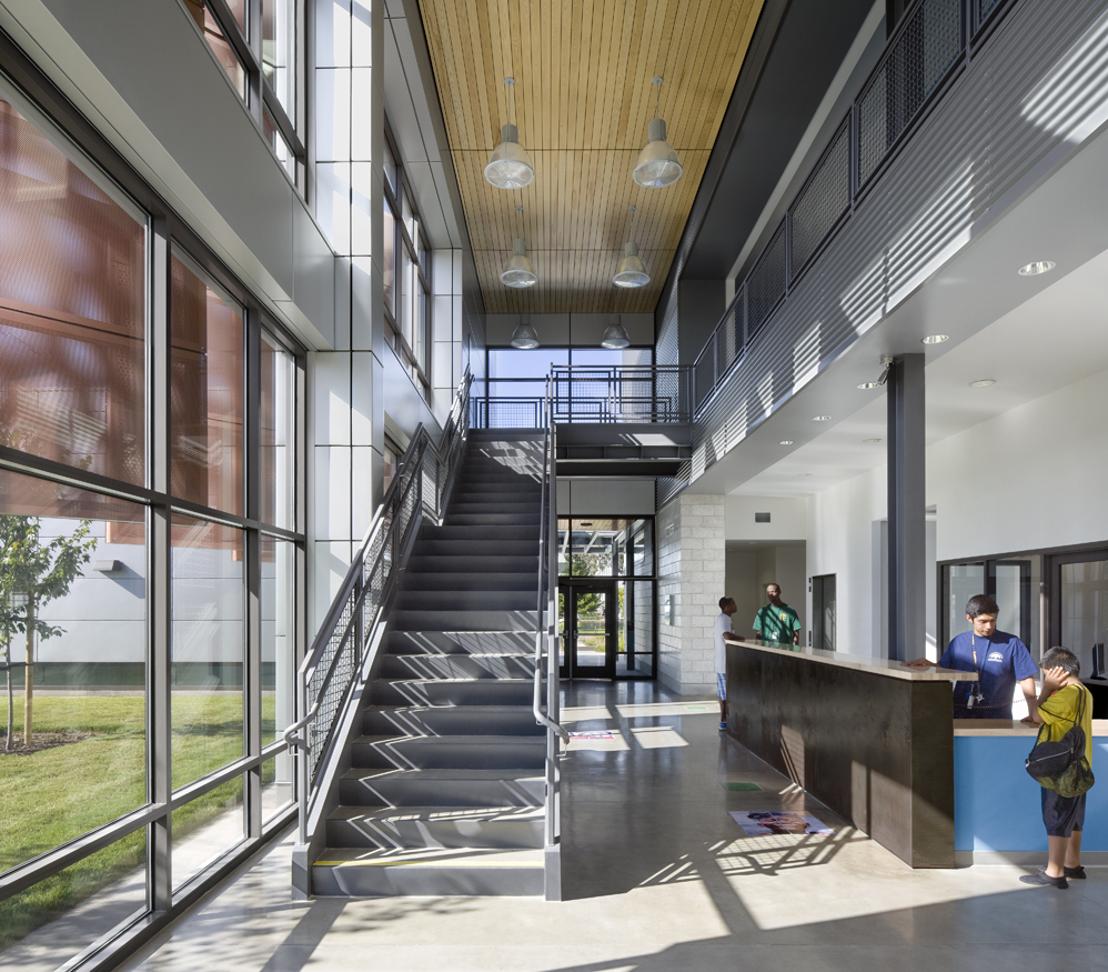 East Oakland Sports Center / ELS Architecture and Urban Design