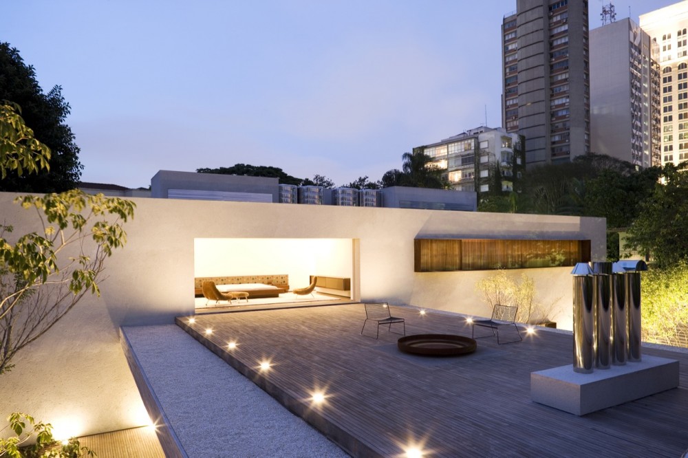 Chimney House / Marcio Kogan