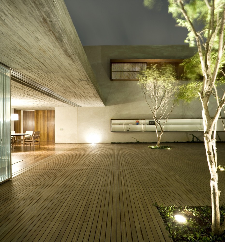 Chimney House / Marcio Kogan