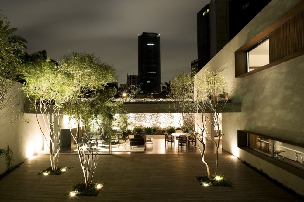 Chimney House / Marcio Kogan
