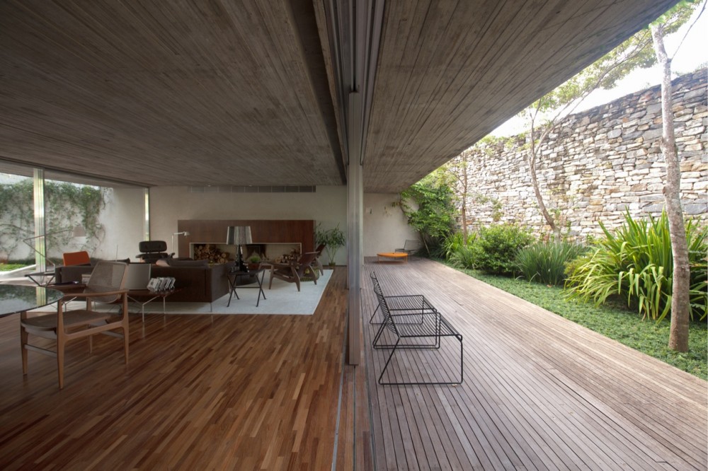 Chimney House / Marcio Kogan