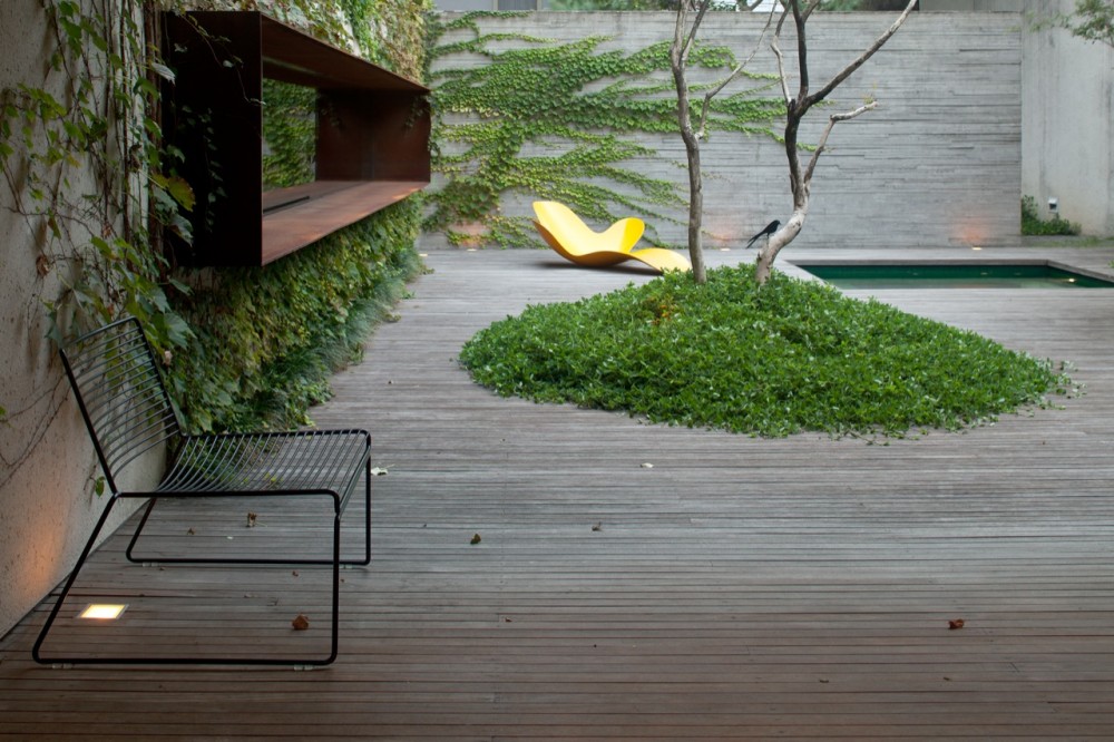Chimney House / Marcio Kogan